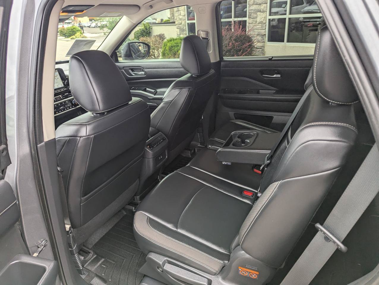 Used 2022 Nissan Pathfinder SL AWD/4WD image 24
