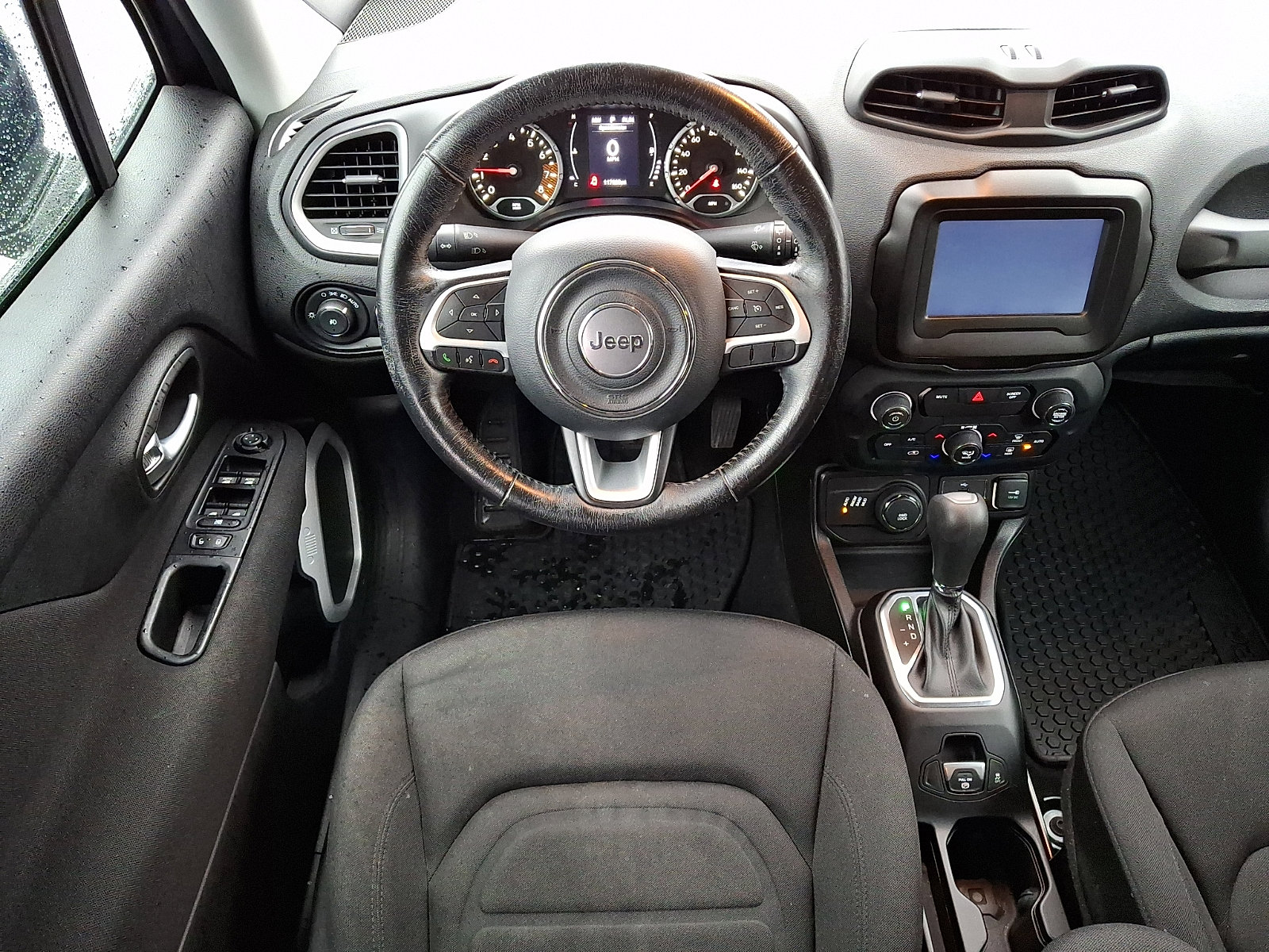 Used 2020 Jeep Renegade Latitude w/ Cold Weather Group image 12