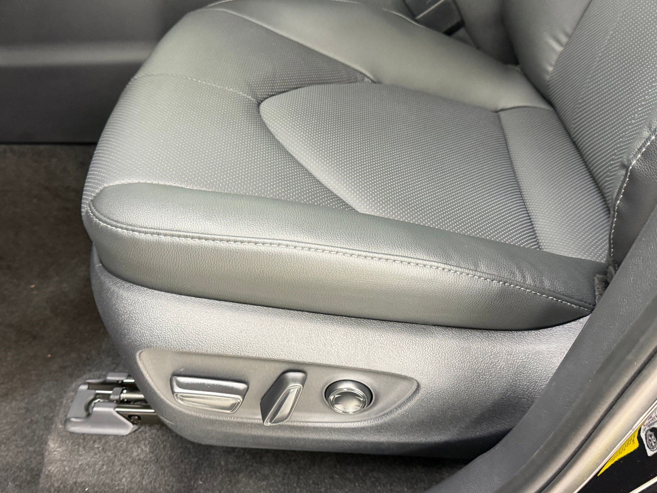 Used 2026 Toyota Grand Highlander Platinum image 12