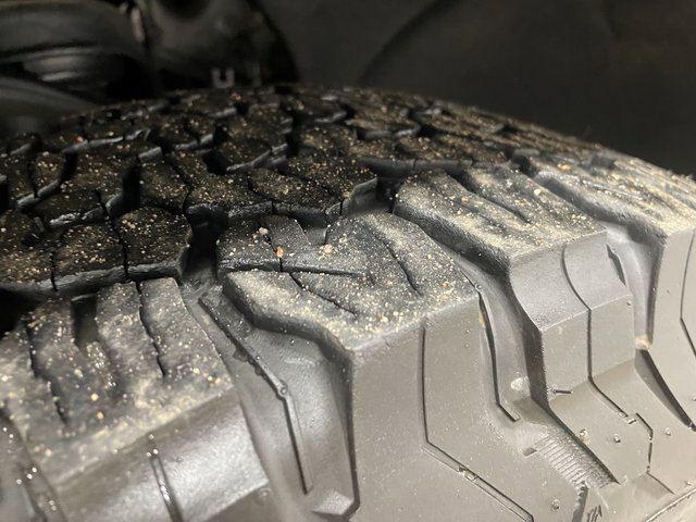 Used 2024 GMC Sierra 1500 SLE w/ Preferred Package image 8