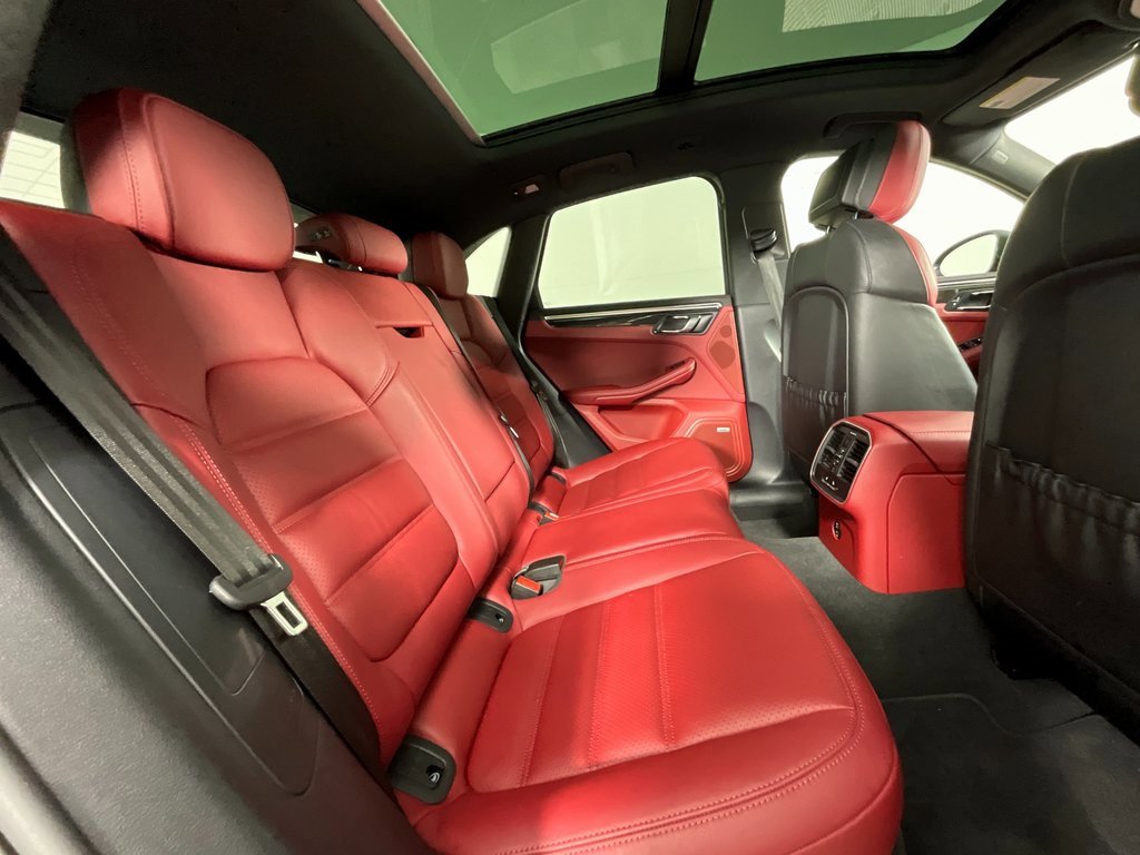 Used 2022 Porsche Macan S image 23