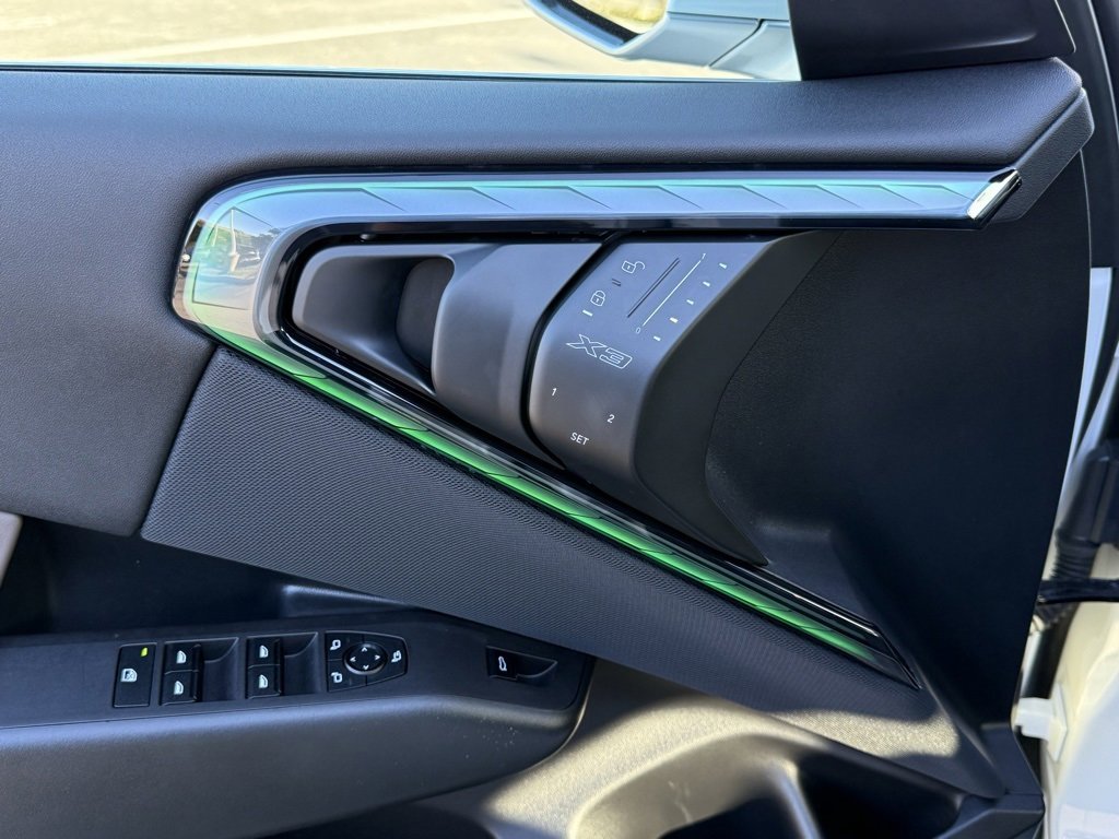 Used 2025 BMW X3 xDrive30i w/ Premium Package image 19