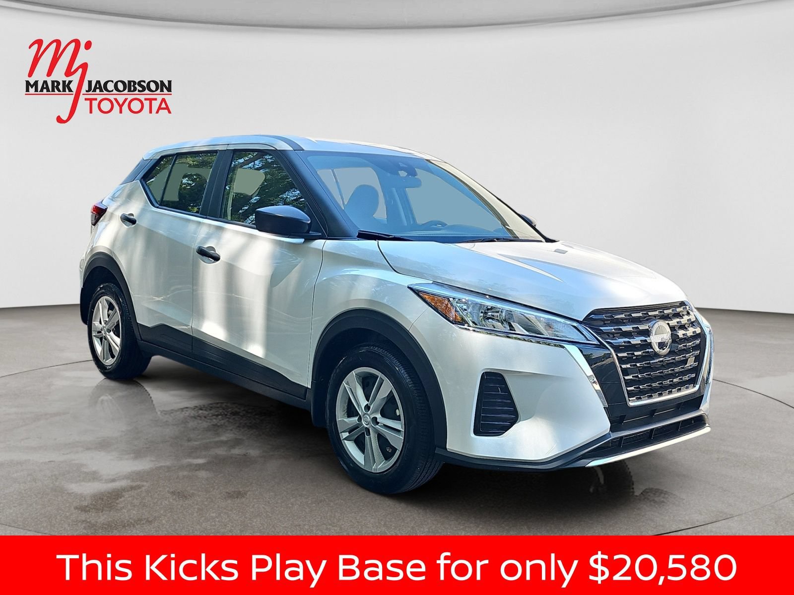 Used 2025 Nissan Kicks Play S FWD image 5
