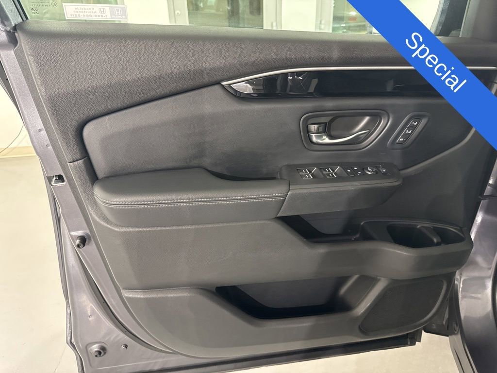 Used 2023 Honda Pilot Touring image 17