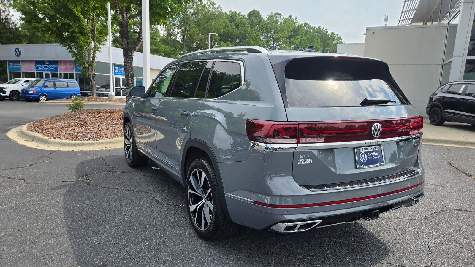 Certified 2025 Volkswagen Atlas SEL Premium R-Line AWD/4WD image 4