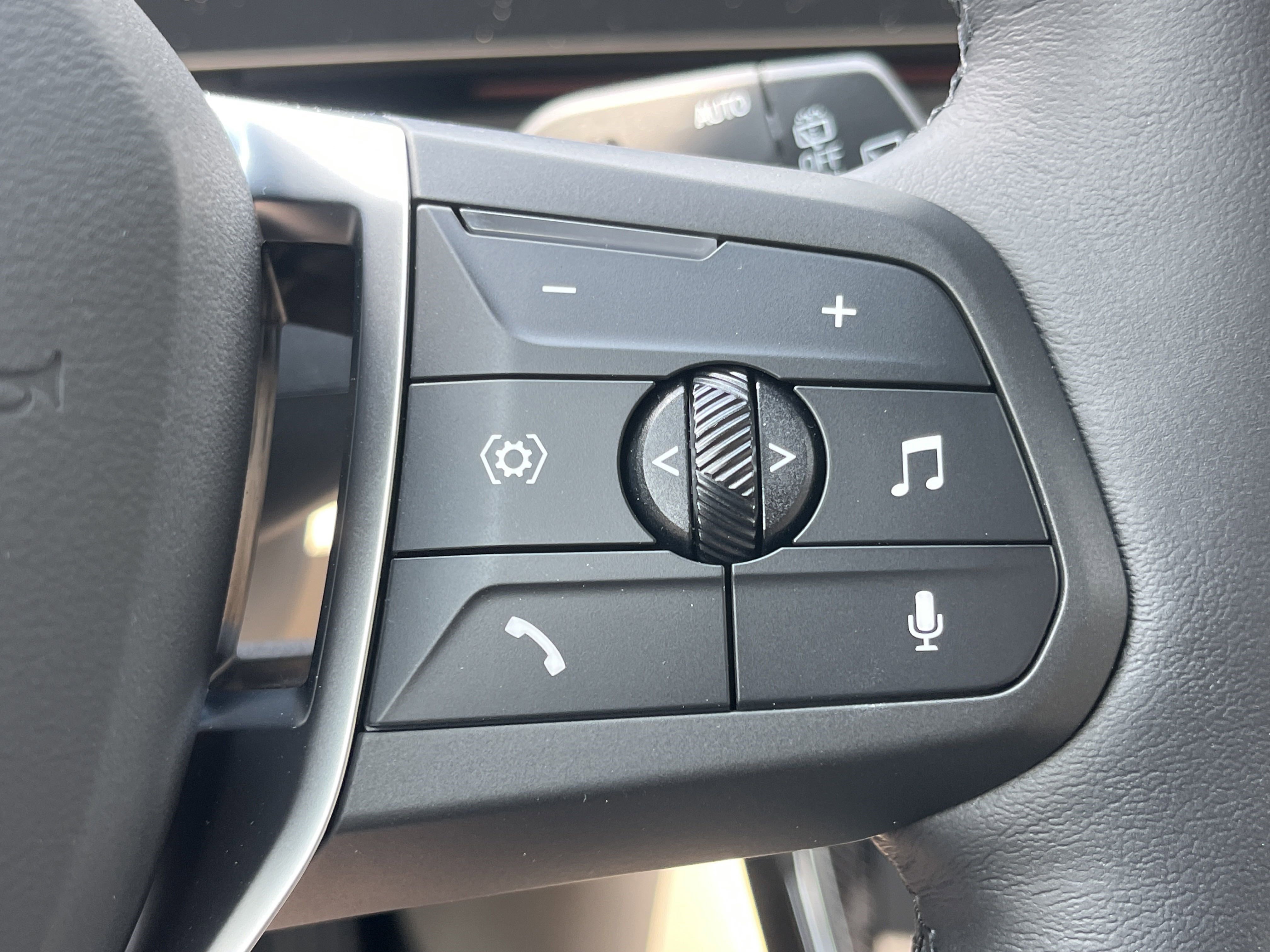 New 2025 BMW X1 xDrive28i w/ Convenience Package image 14