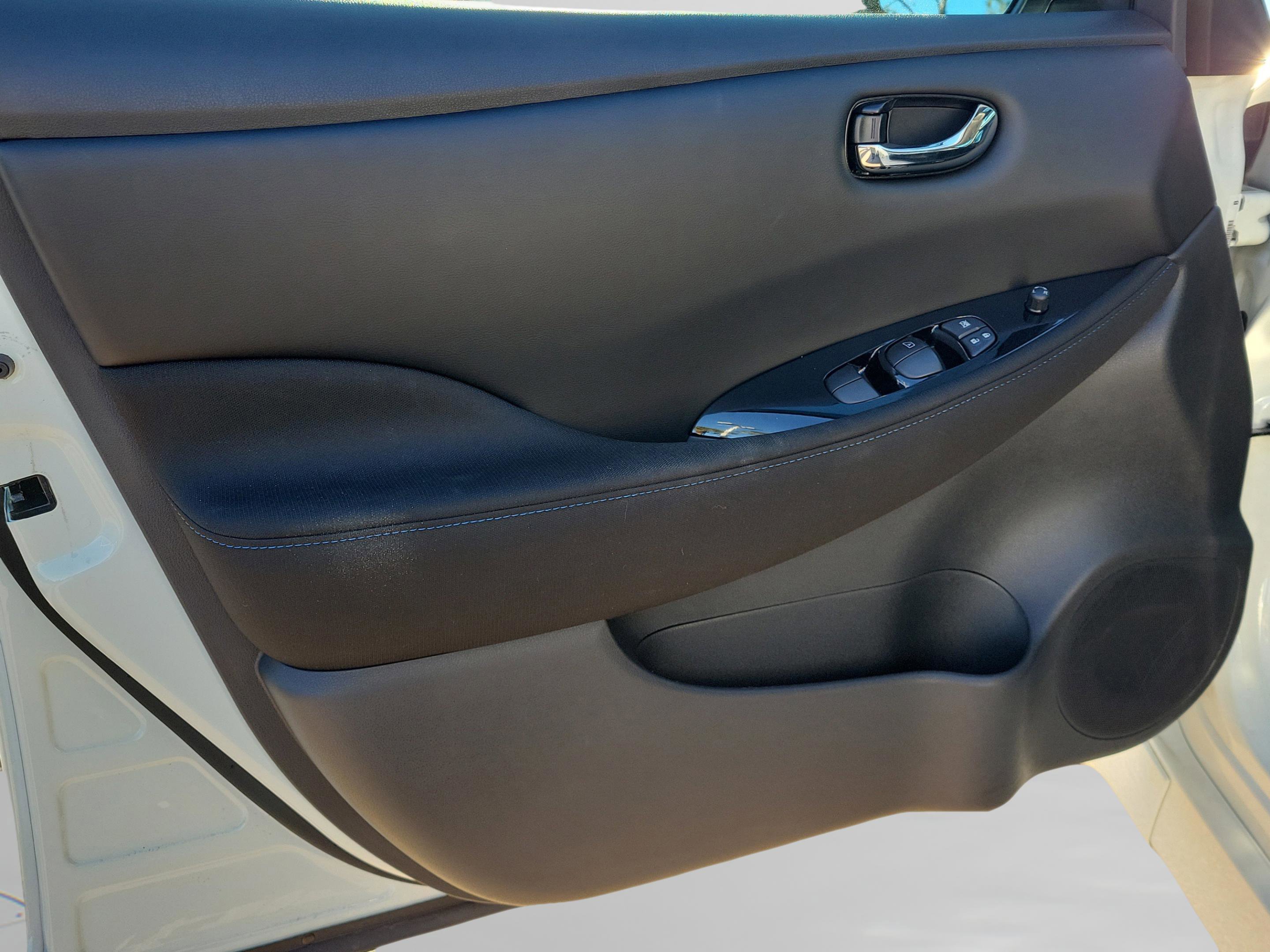 Certified 2024 Nissan Leaf SV Plus image 27