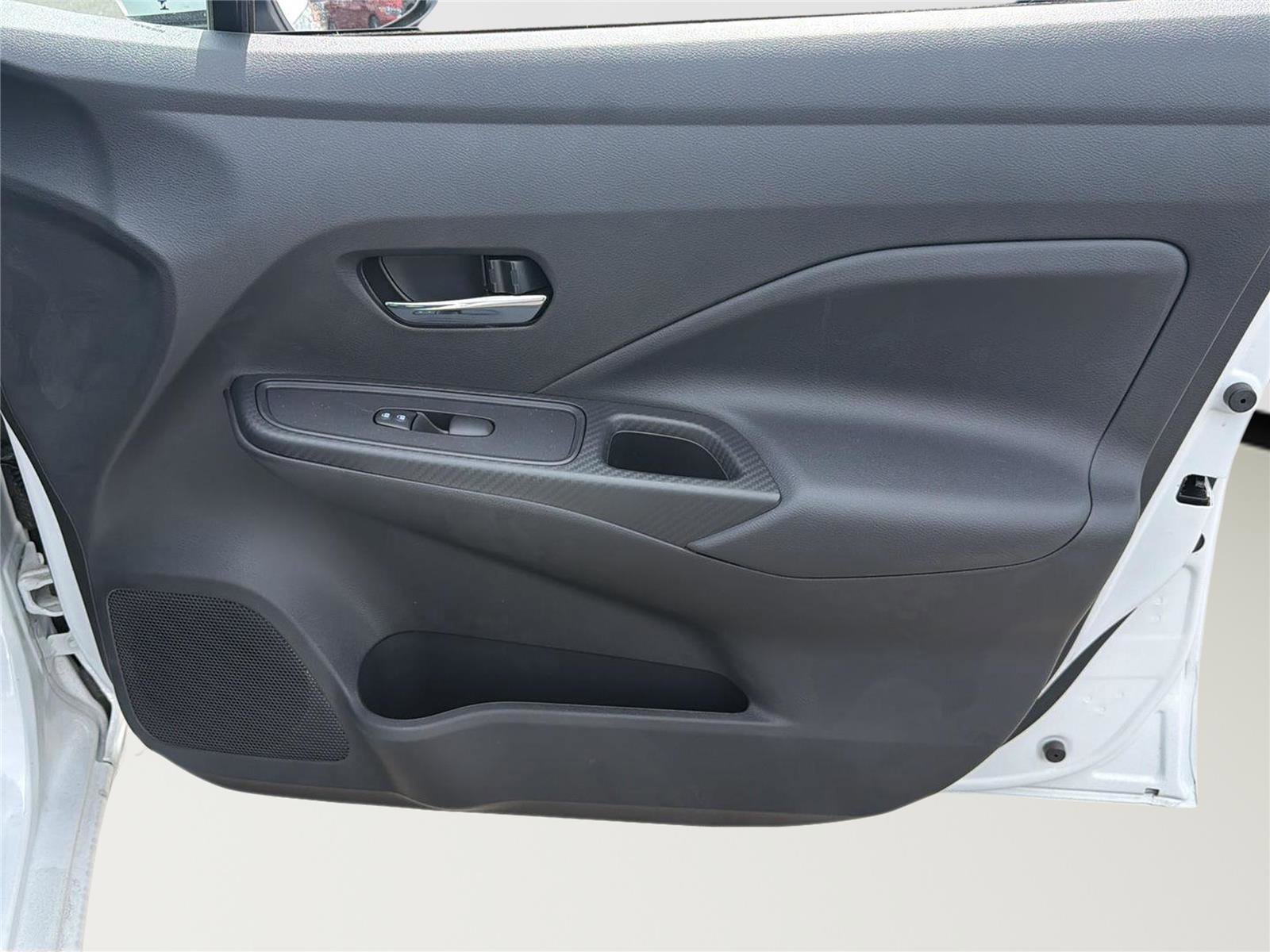 Used 2025 Nissan Versa SV w/ Trunk Package image 24