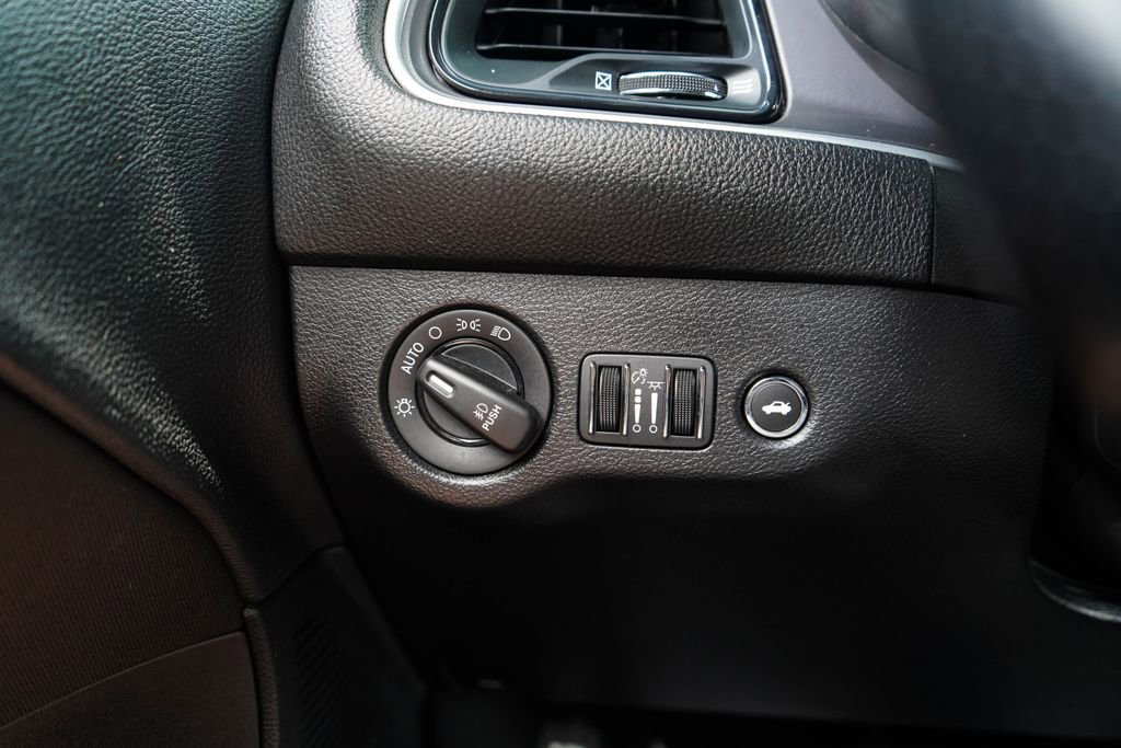 Used 2022 Dodge Challenger R/T RWD image 29