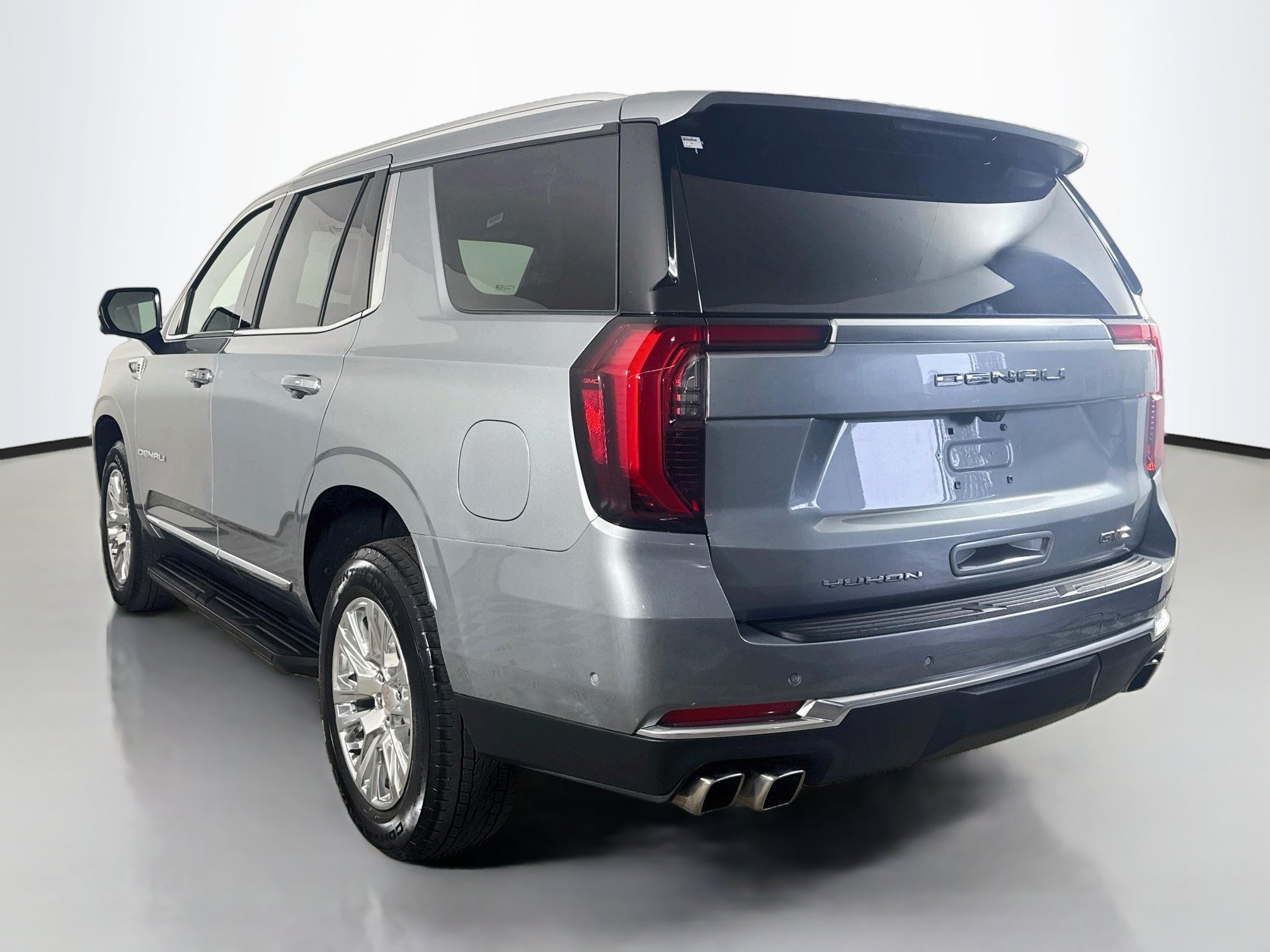 Used 2025 GMC Yukon Denali RWD image 7