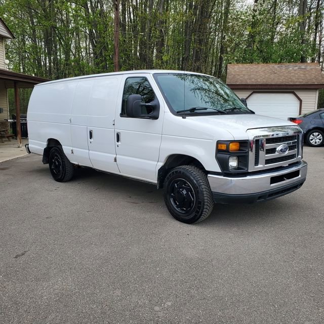 Used 2014 Ford E-150 and Econoline 150 Extended w/ Interior Upgrade Package image 8