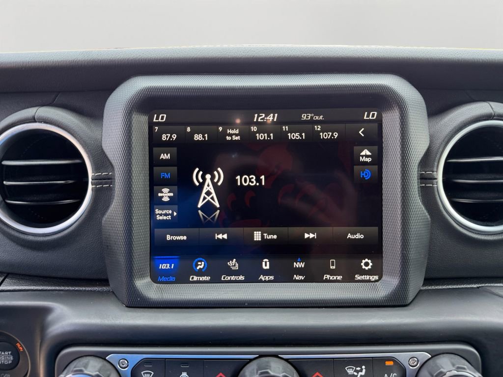 Used 2023 Jeep Wrangler Unlimited Sahara w/ Cold Weather Group AWD/4WD image 18