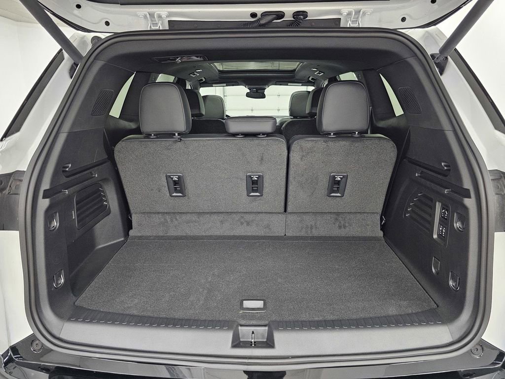 Used 2025 Buick Enclave Sport Touring FWD image 29