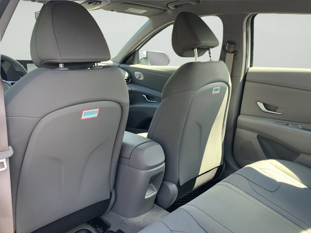 Certified 2026 Hyundai Elantra SE FWD image 18