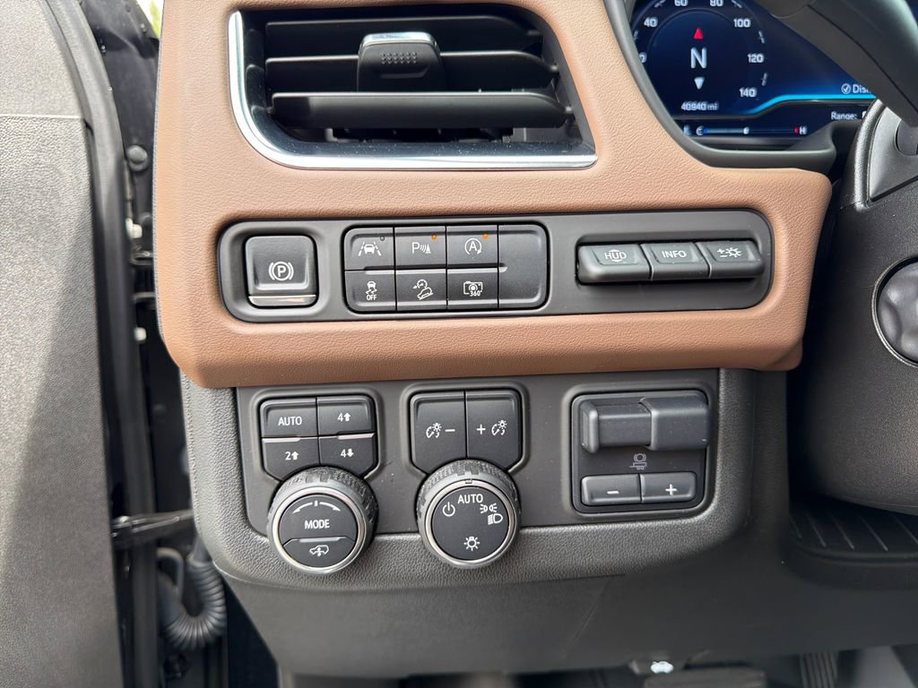 Used 2024 Chevrolet Tahoe High Country AWD/4WD image 33