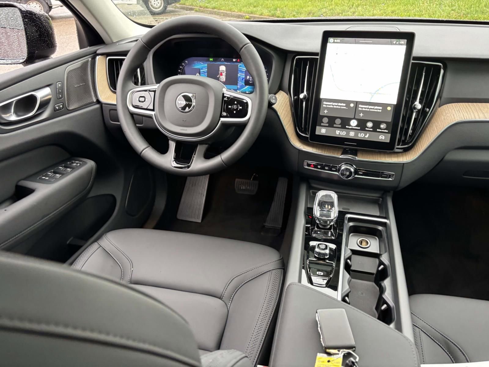 New 2026 Volvo XC60 B5 Plus w/ Protection Package Premier AWD/4WD image 29