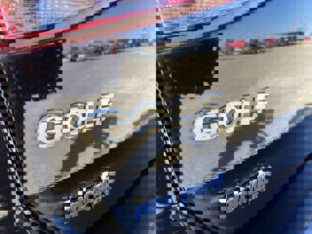 Used 2015 Volkswagen Golf S image 32