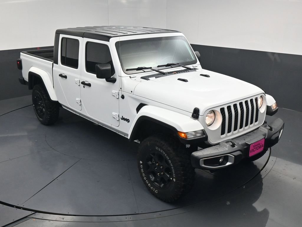 Used 2023 Jeep Gladiator Sport image 14