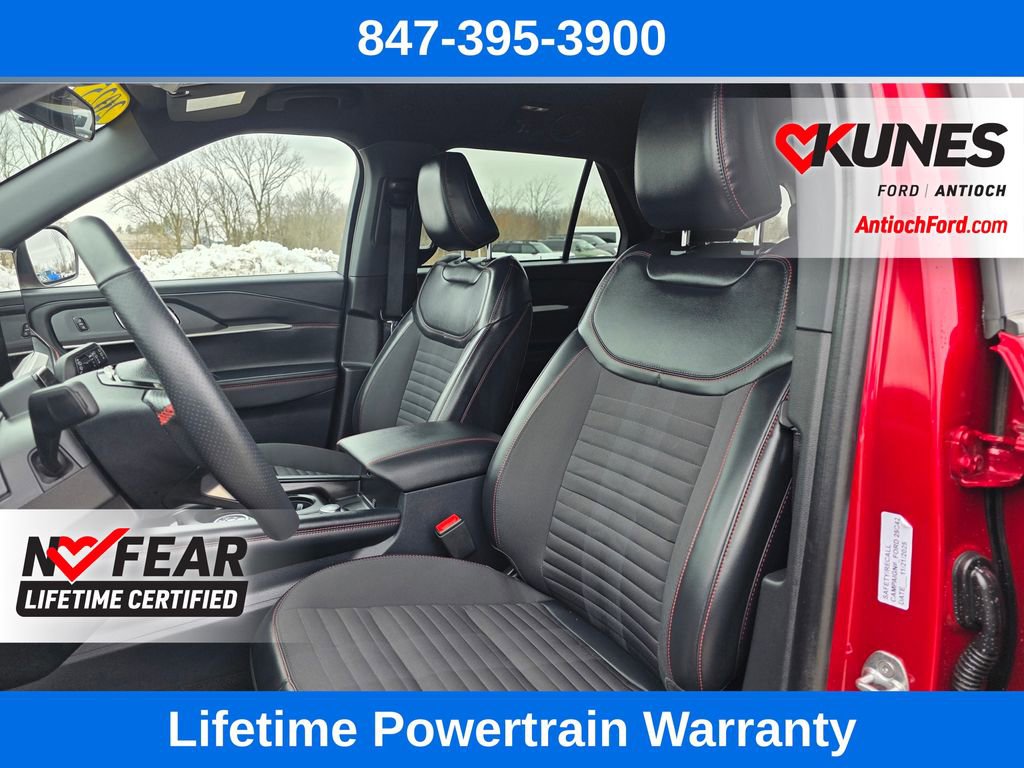 Used 2025 Ford Explorer ST-Line w/ ST-Line Street Pack image 18
