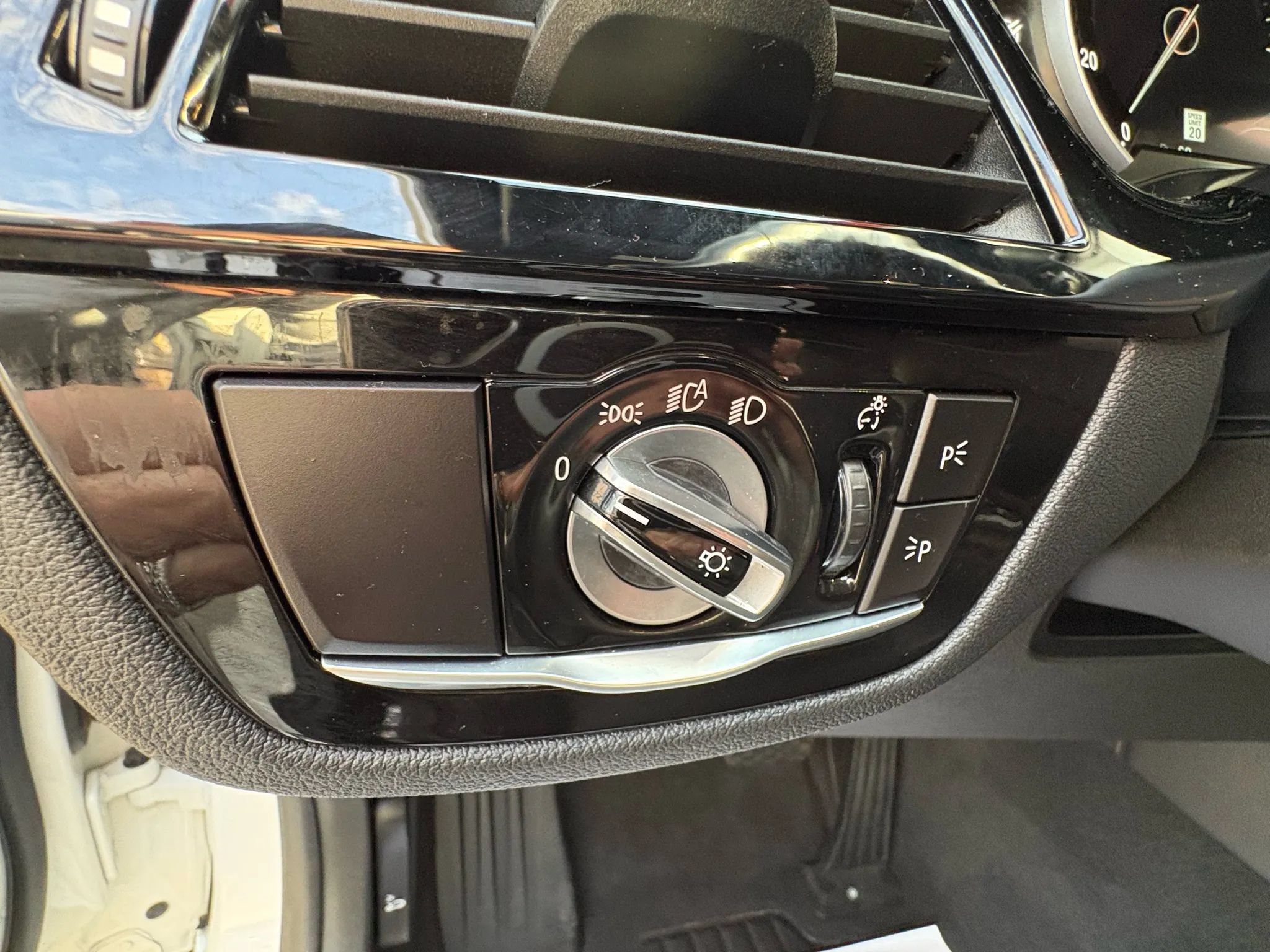 Used 2019 BMW 540i xDrive AWD/4WD image 26