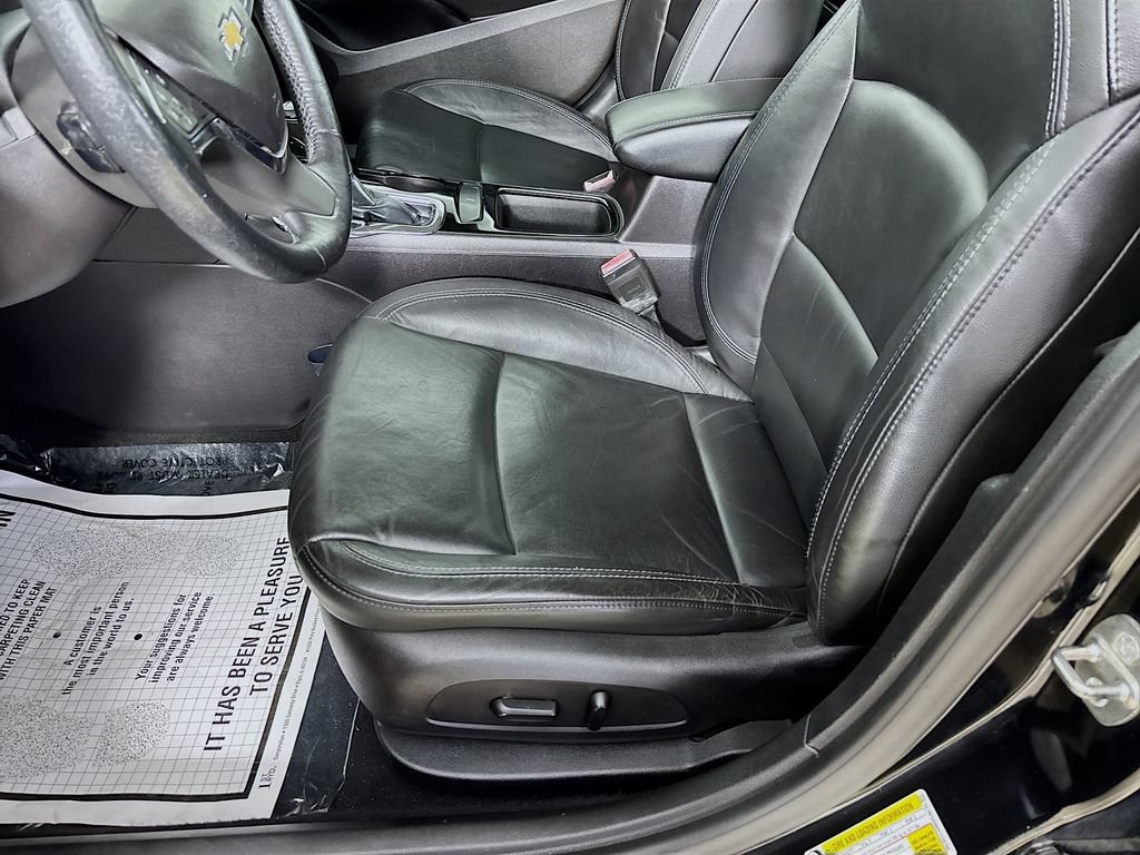 Used 2017 Chevrolet Cruze Premier FWD image 19
