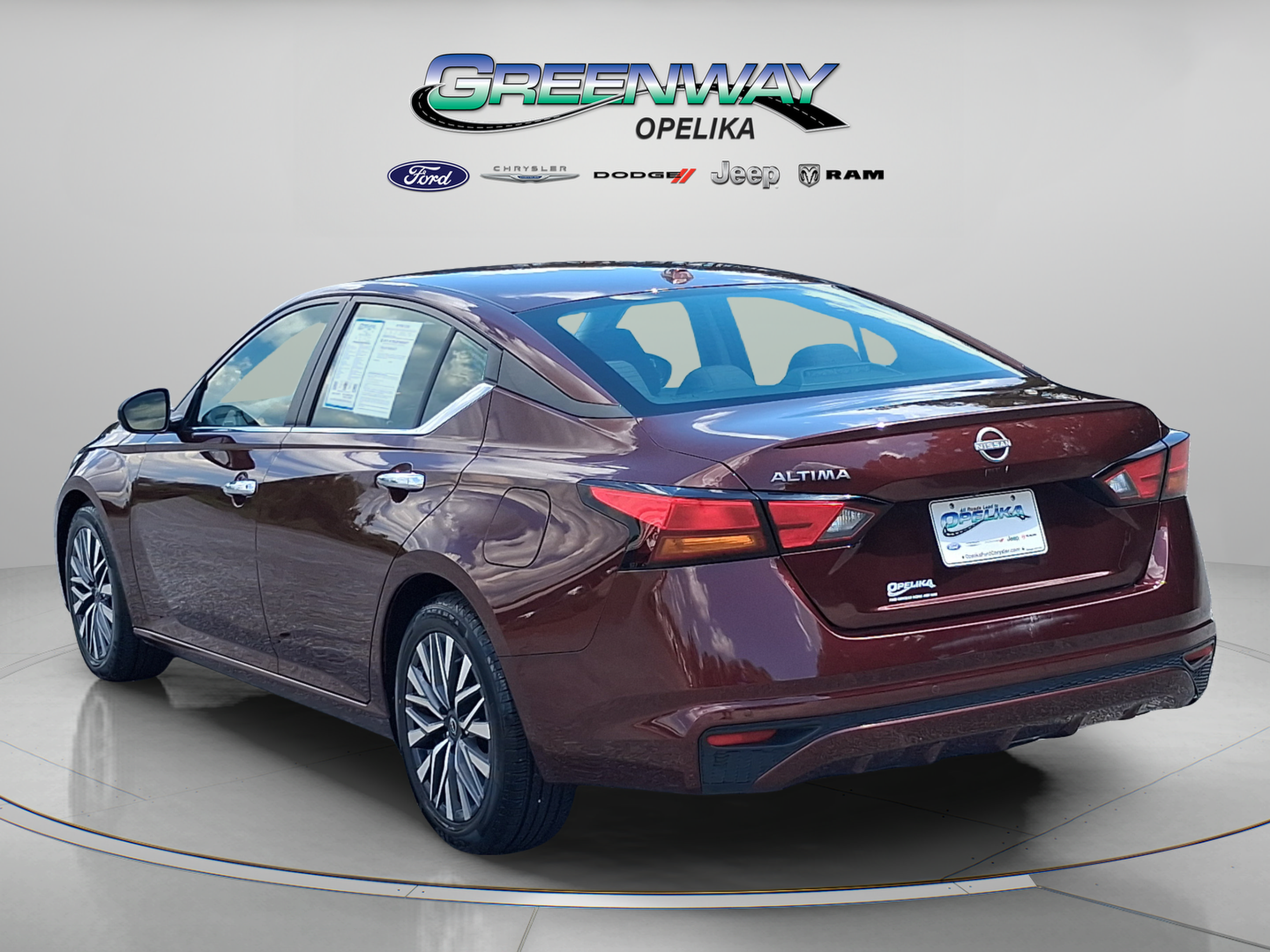Used 2025 Nissan Altima 2.5 SV FWD image 5