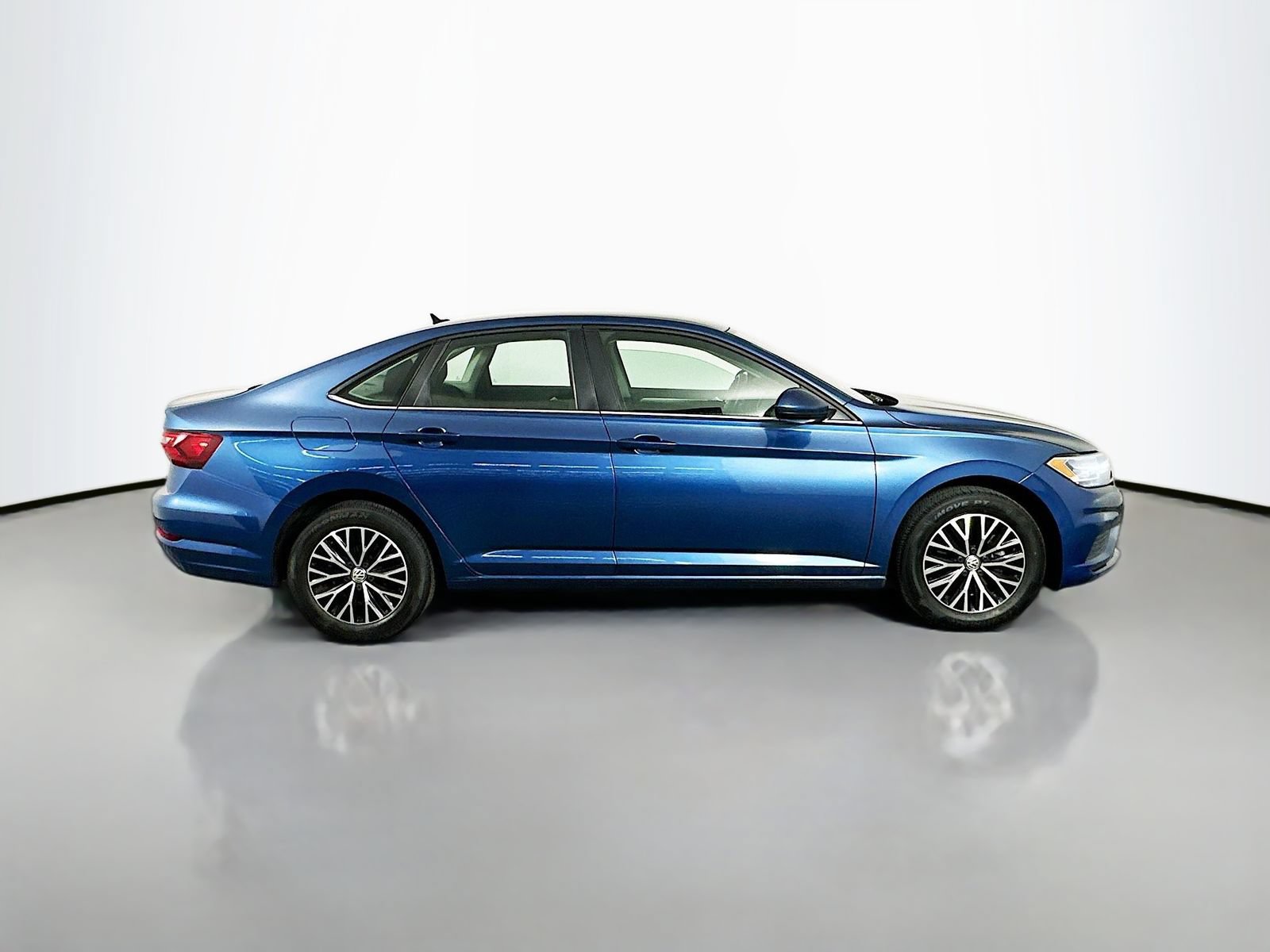 Used 2021 Volkswagen Jetta SE FWD image 9