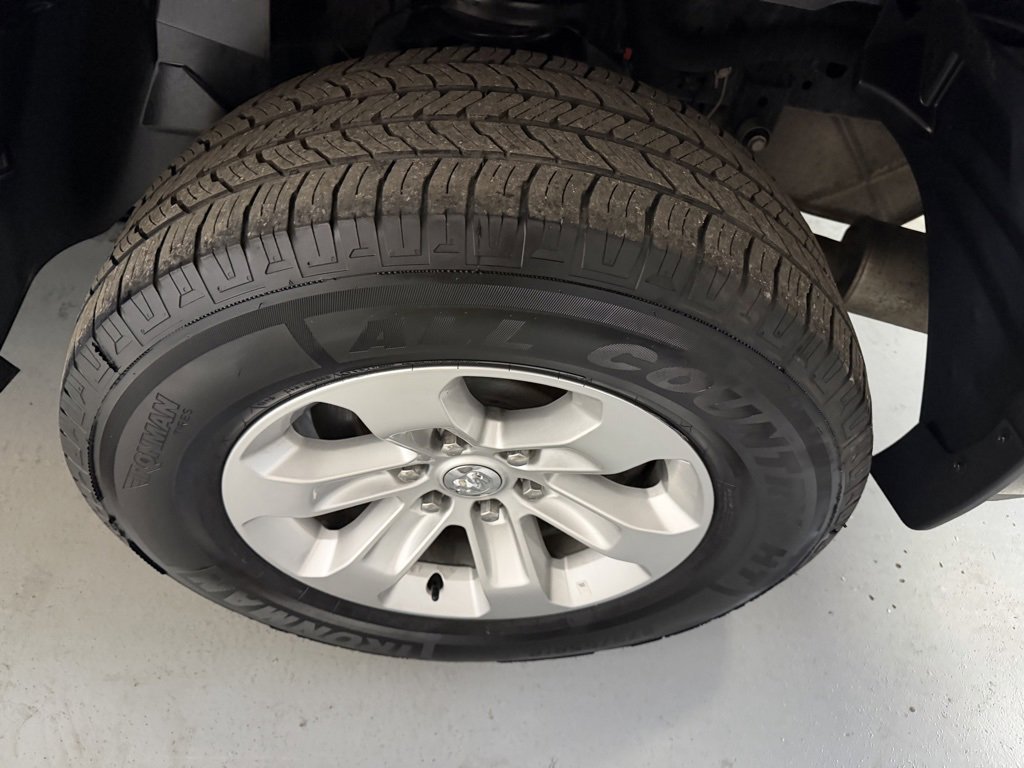 Used 2023 RAM 1500 Laramie image 9