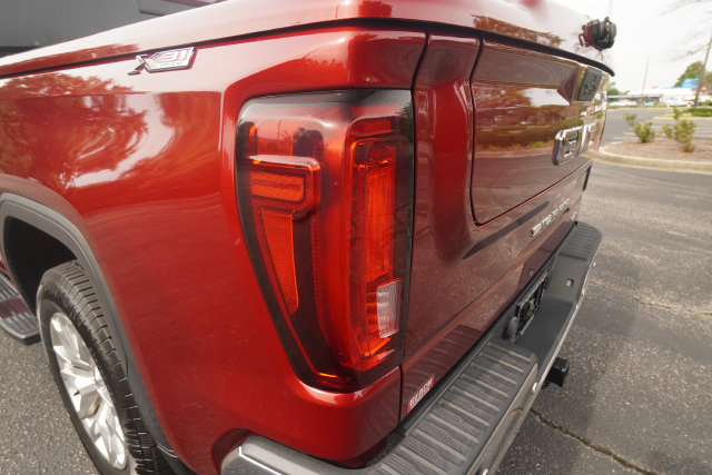 Used 2019 GMC Sierra 1500 SLT w/ SLT Premium Plus Package AWD/4WD image 35