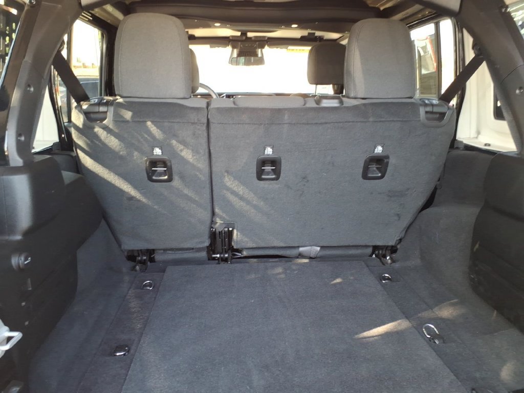 Used 2026 Jeep Wrangler Unlimited Rubicon AWD/4WD image 10