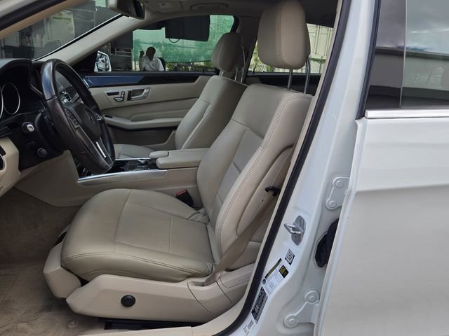 Used 2016 Mercedes-Benz E 350 4MATIC Sedan w/ Premium Package image 11