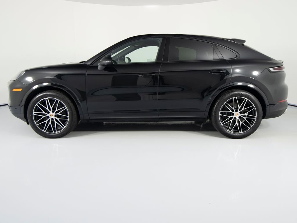 Certified 2025 Porsche Cayenne Coupe image 2