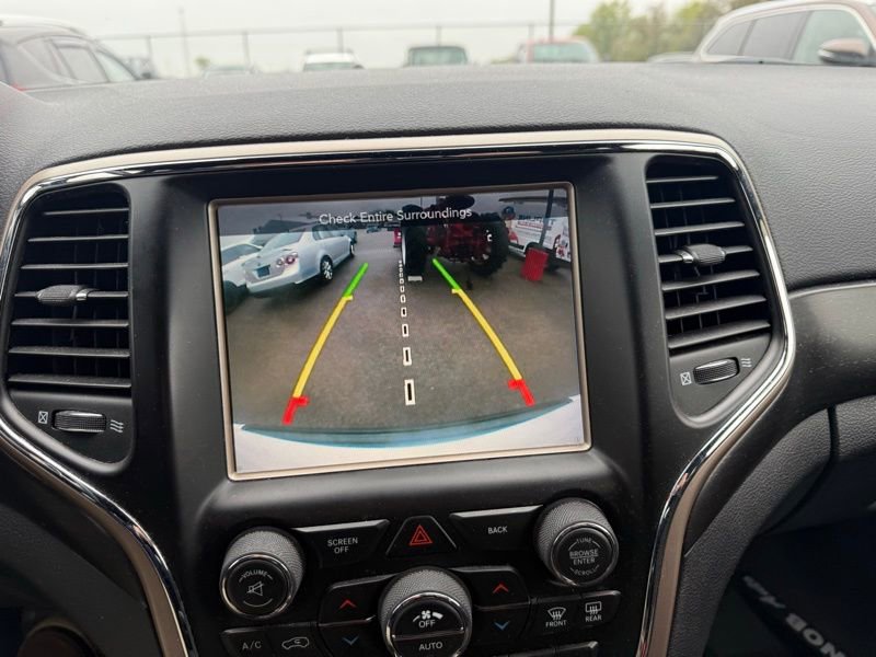 Used 2017 Jeep Grand Cherokee Laredo AWD/4WD image 14