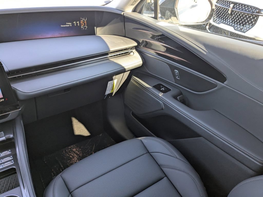 New 2026 Lincoln Nautilus Premier w/ Jet Appearance Package AWD/4WD image 18