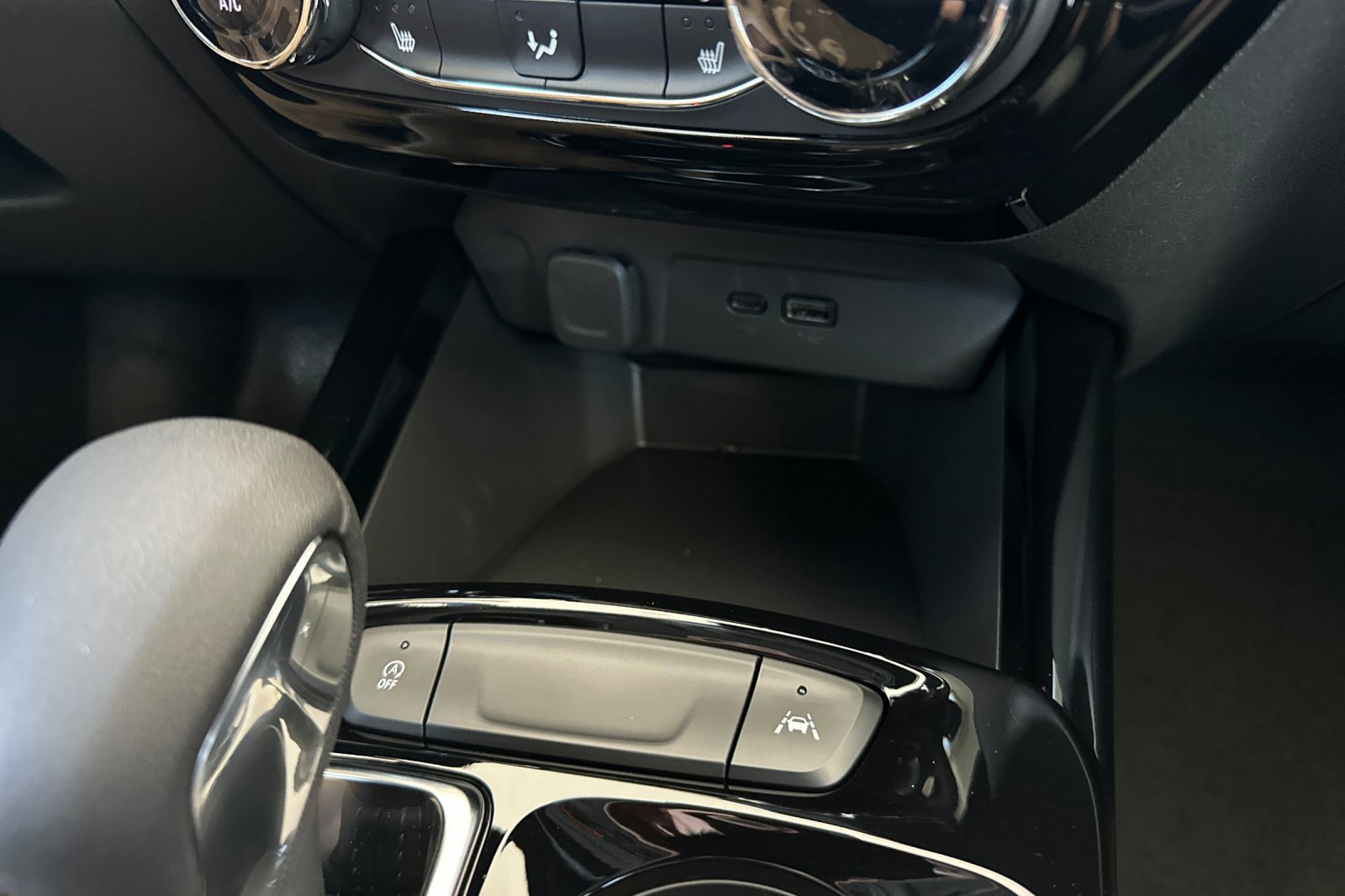 New 2025 Chevrolet Trax LT w/ Driver Confidence Package image 28