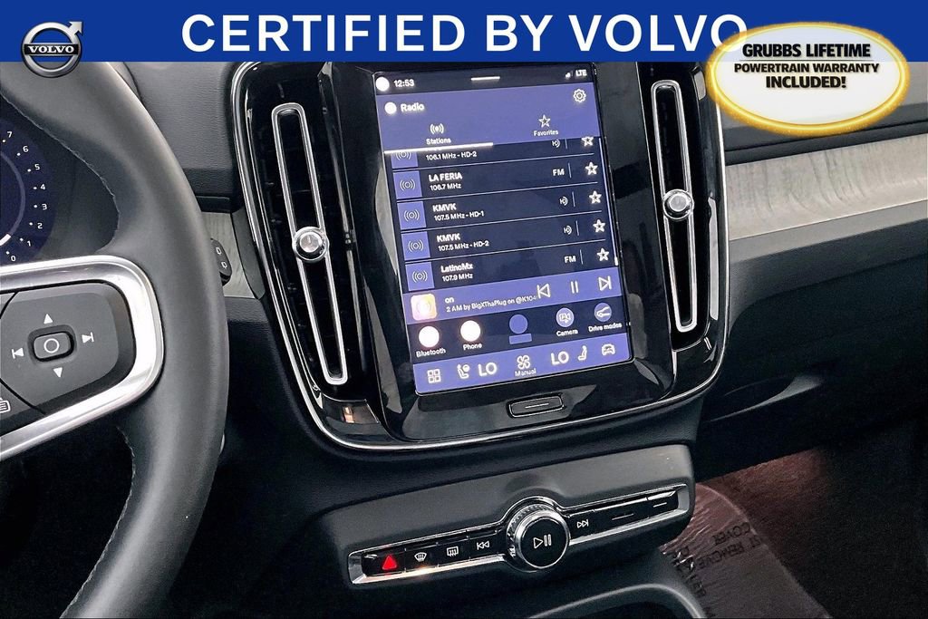 Certified 2025 Volvo XC40 B5 Core image 9