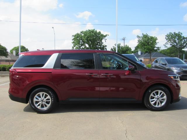 Used 2023 Kia Carnival LX image 5