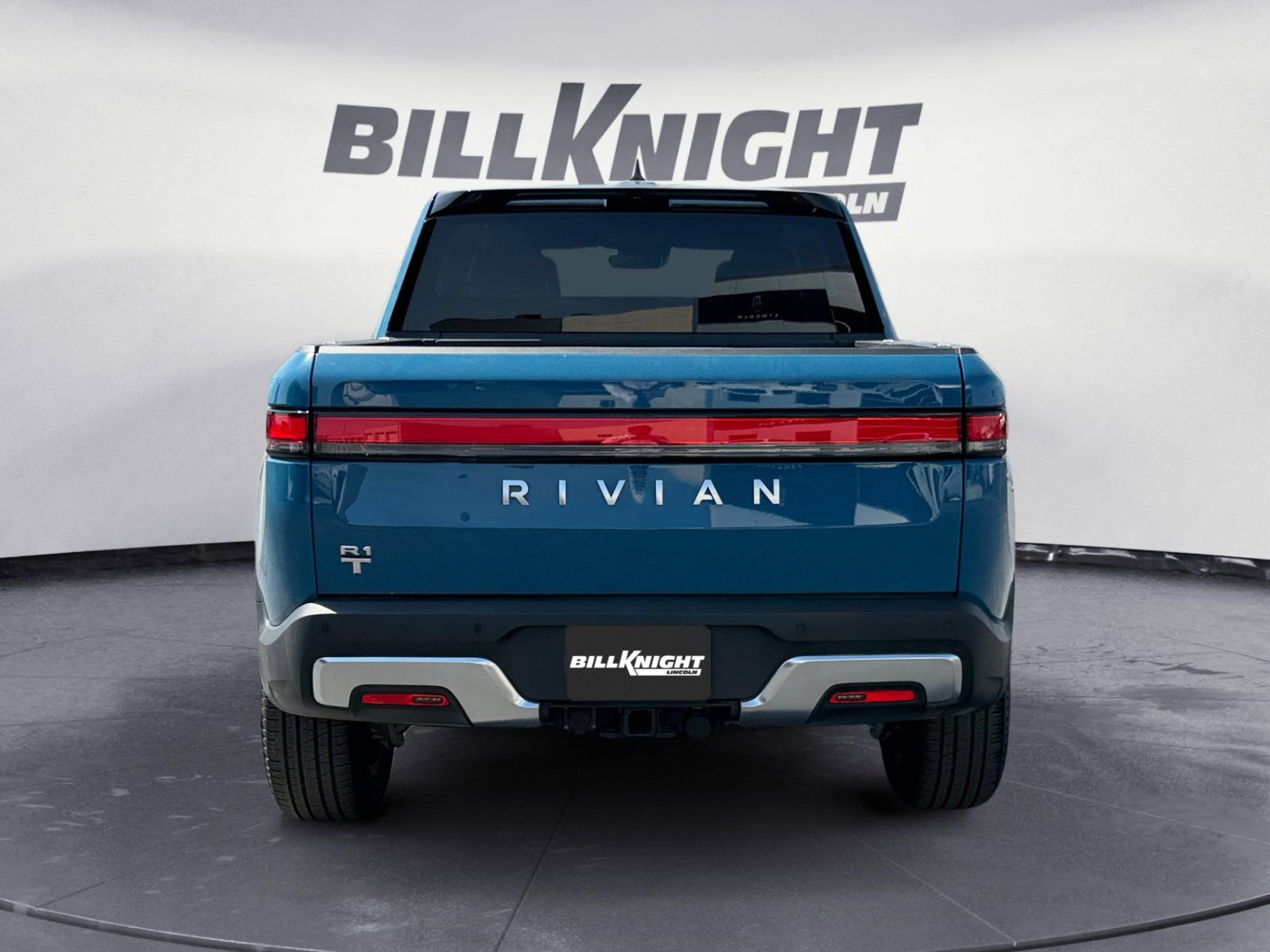 Used 2023 Rivian R1T Adventure image 4