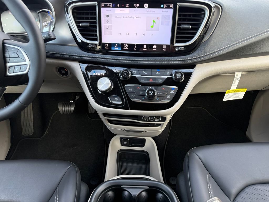 Certified 2023 Chrysler Pacifica Touring-L w/ Uconnect Theater Family Group image 11