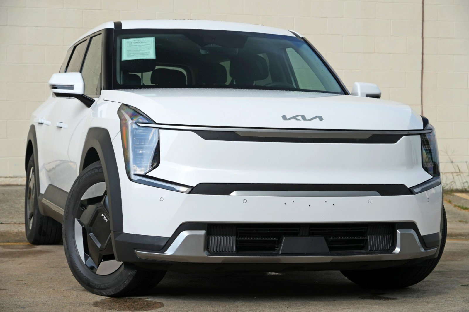 Used 2026 Kia EV9 Light RWD image 2