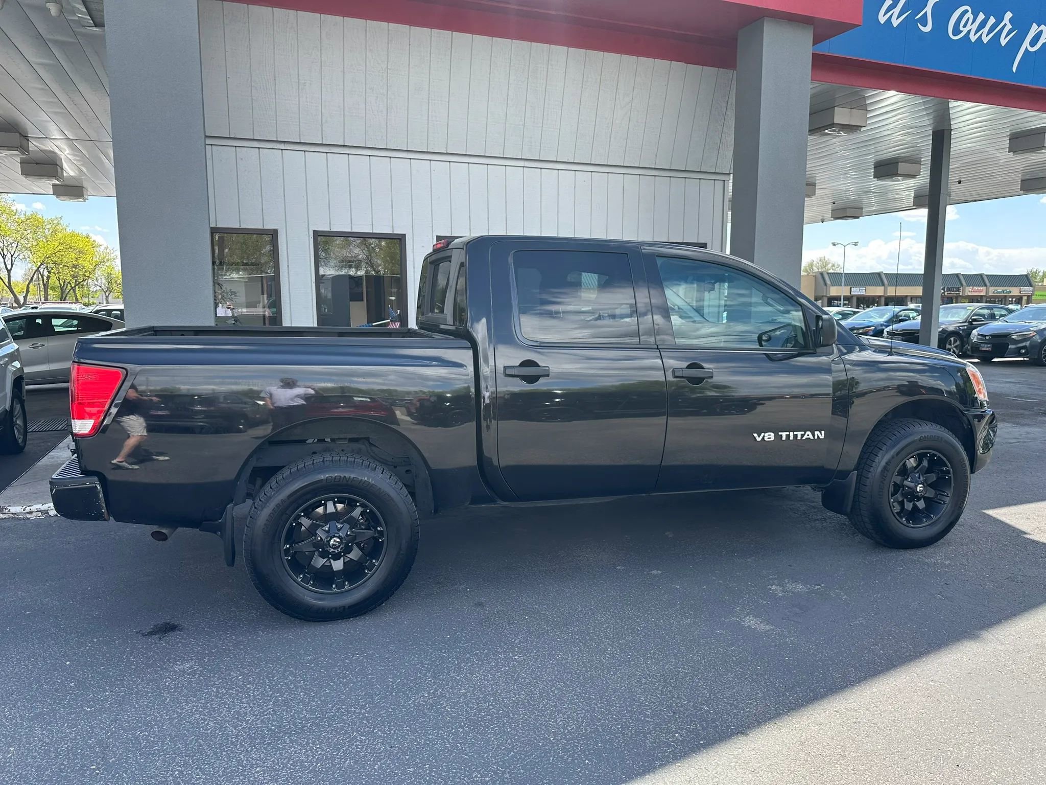 Used 2012 Nissan Titan S AWD/4WD image 21