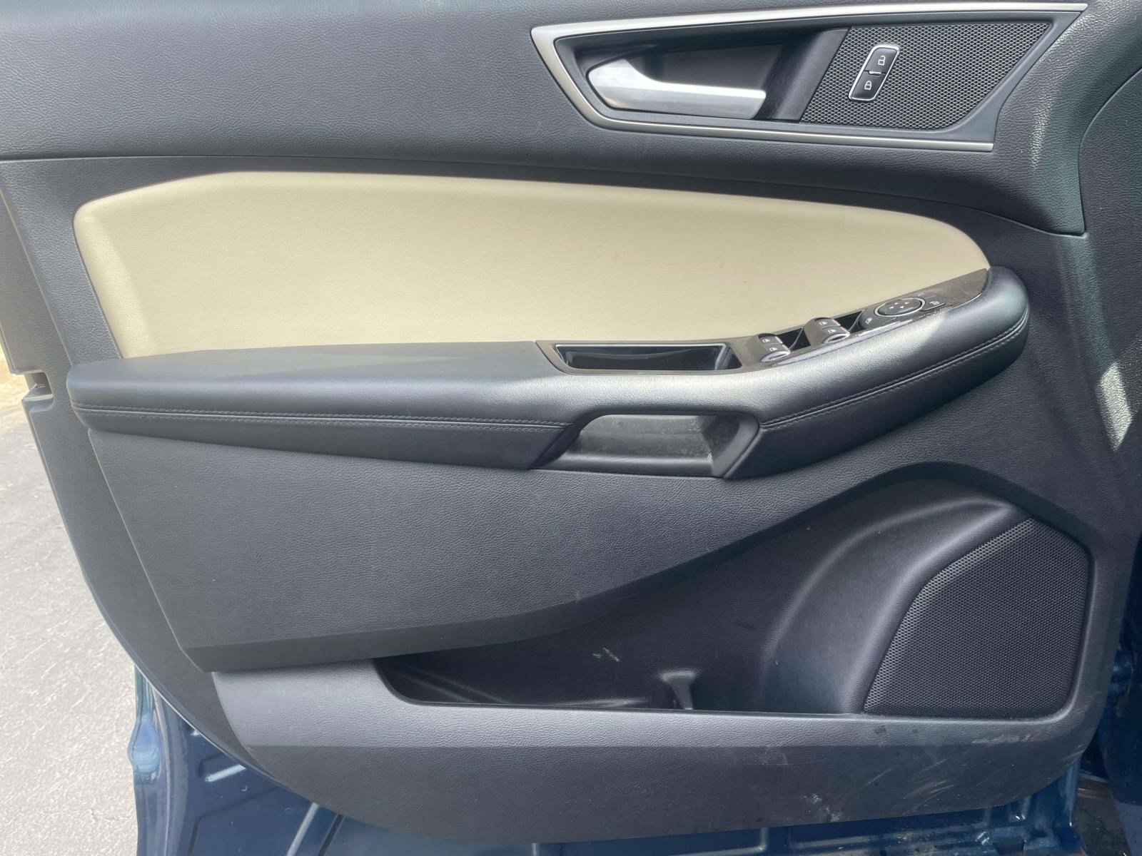 Used 2020 Ford Edge SEL w/ Convenience Package AWD/4WD image 17