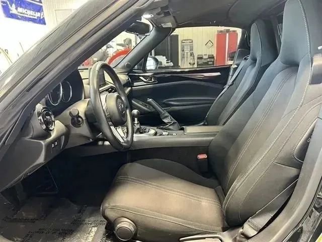 Used 2021 MAZDA MX-5 Miata RF Club RWD image 19