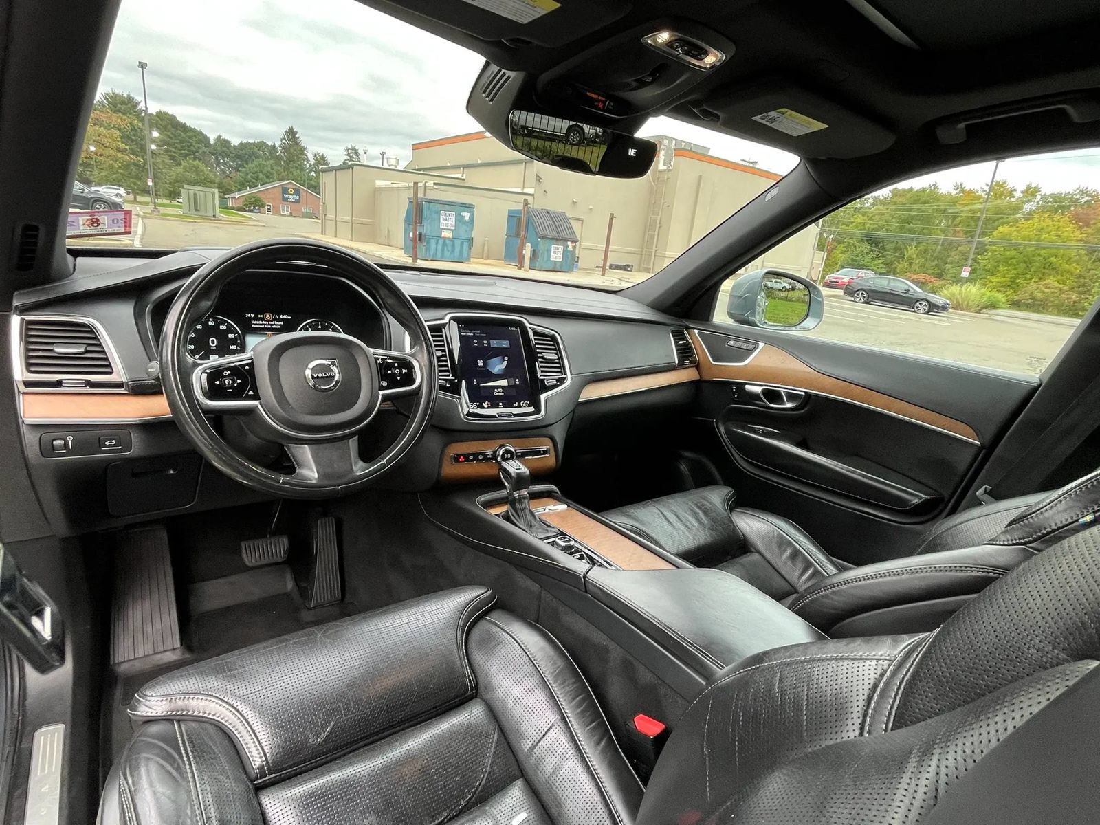Used 2016 Volvo XC90 T6 Inscription w/ Protection Package Plus AWD/4WD image 13