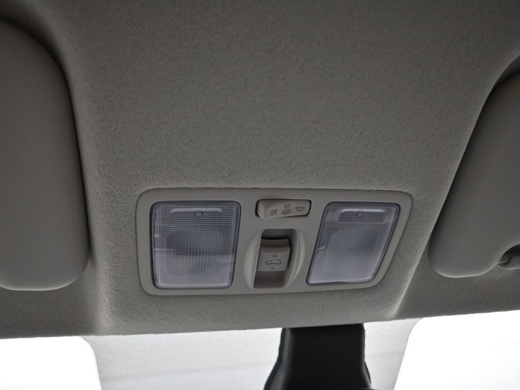 Used 2025 Hyundai Venue SEL image 11