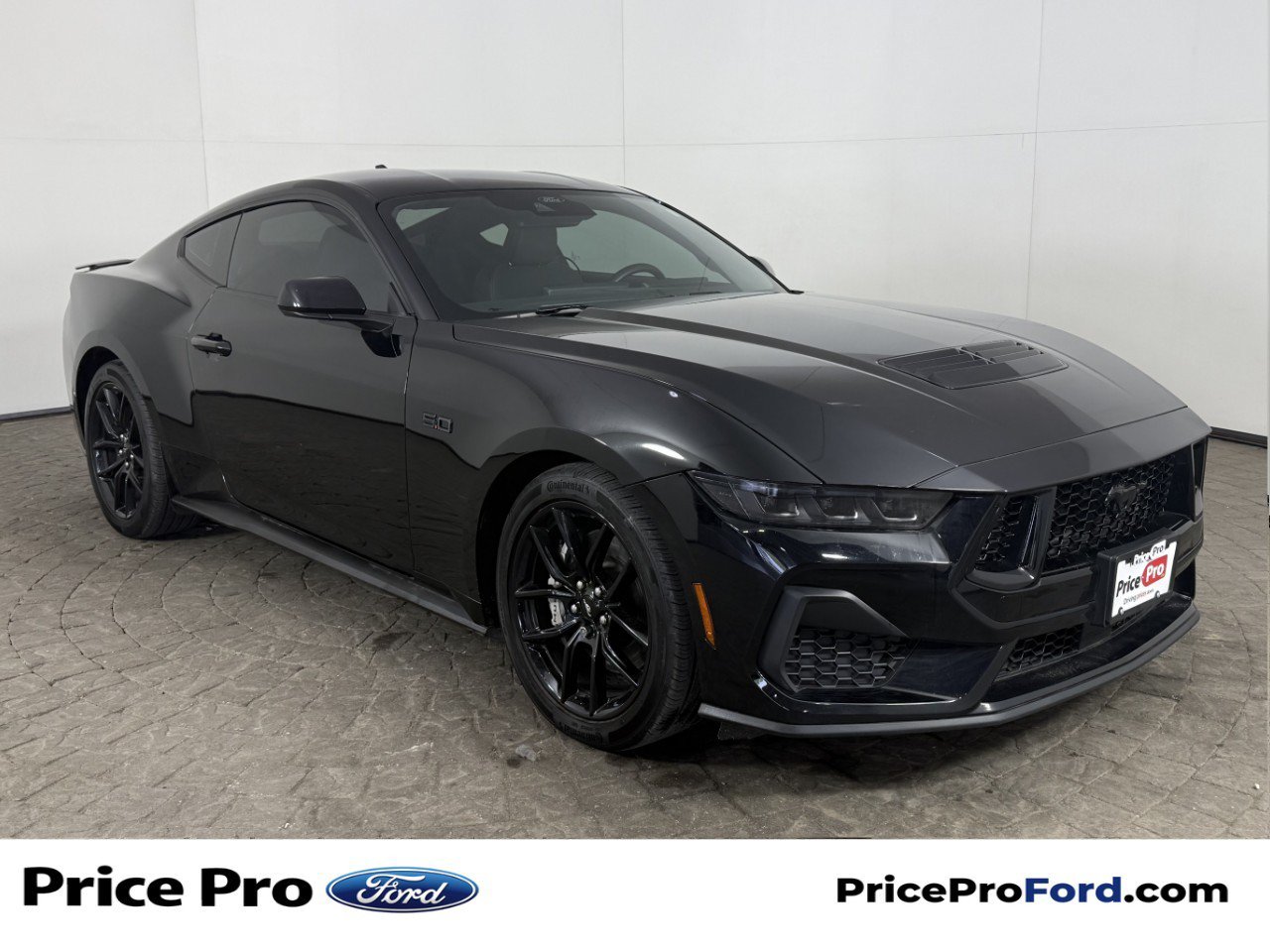 Used 2024 Ford Mustang GT RWD image 1