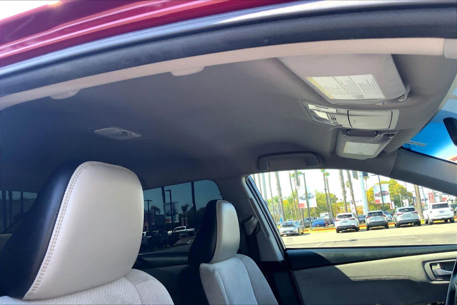 Used 2017 Toyota Camry XSE FWD image 11