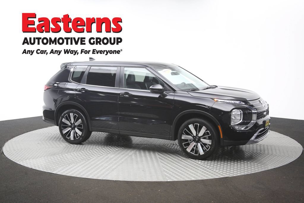 Used 2025 Mitsubishi Outlander SE AWD/4WD image 48