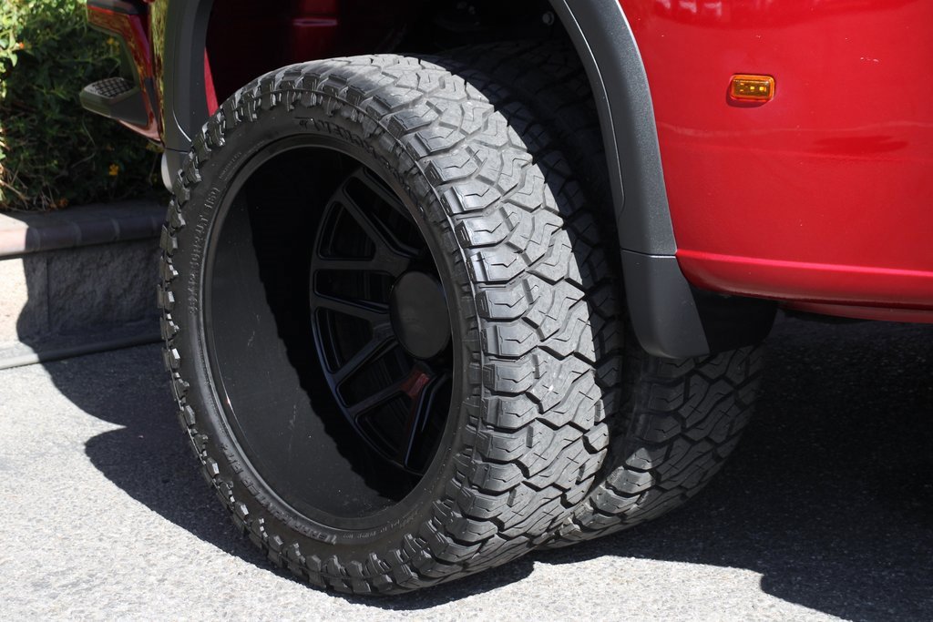 Used 2023 GMC Sierra 3500 Denali w/ Denali Ultimate Package image 48