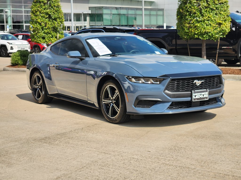 Used 2024 Ford Mustang Coupe RWD image 3